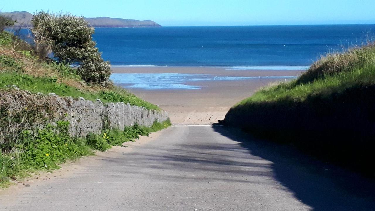 A Beach Holiday In Pembrokeshire Bagian luar foto