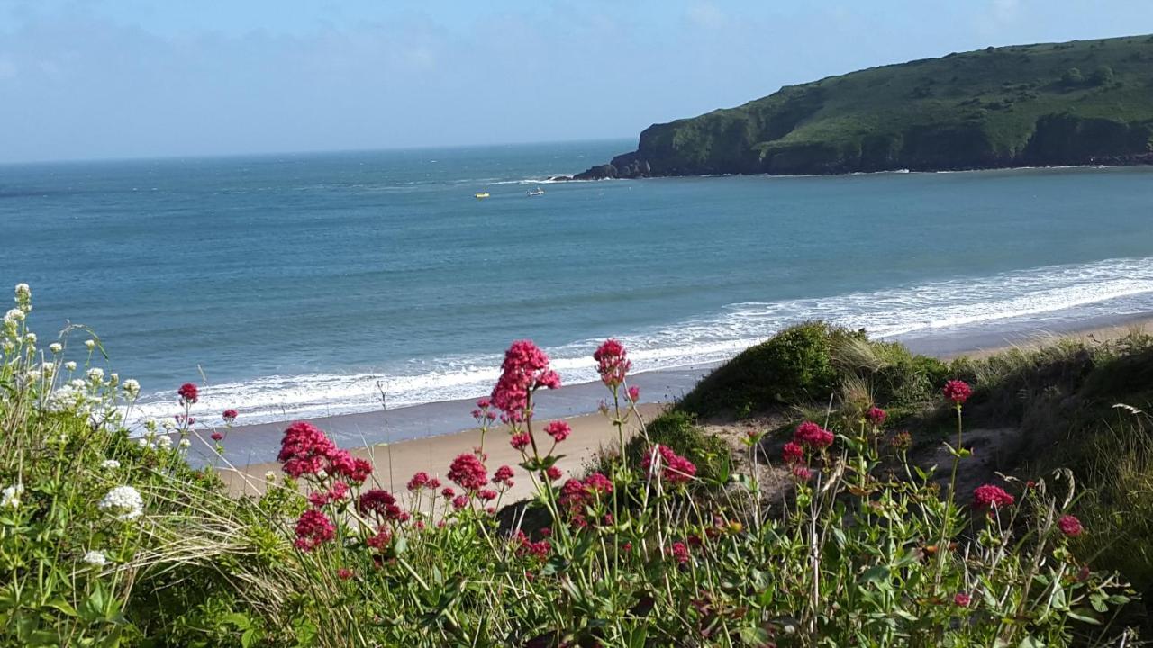 A Beach Holiday In Pembrokeshire Bagian luar foto
