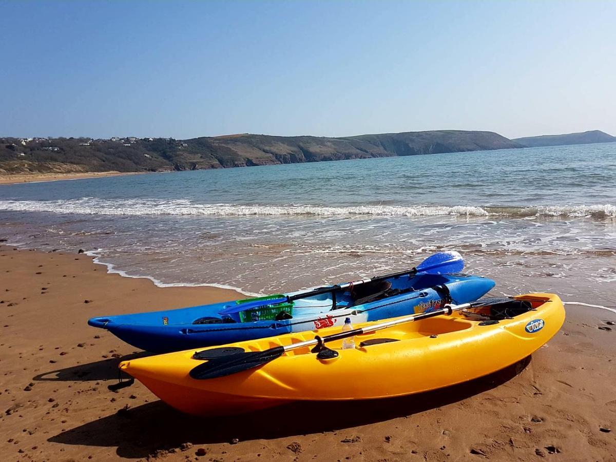 A Beach Holiday In Pembrokeshire Bagian luar foto