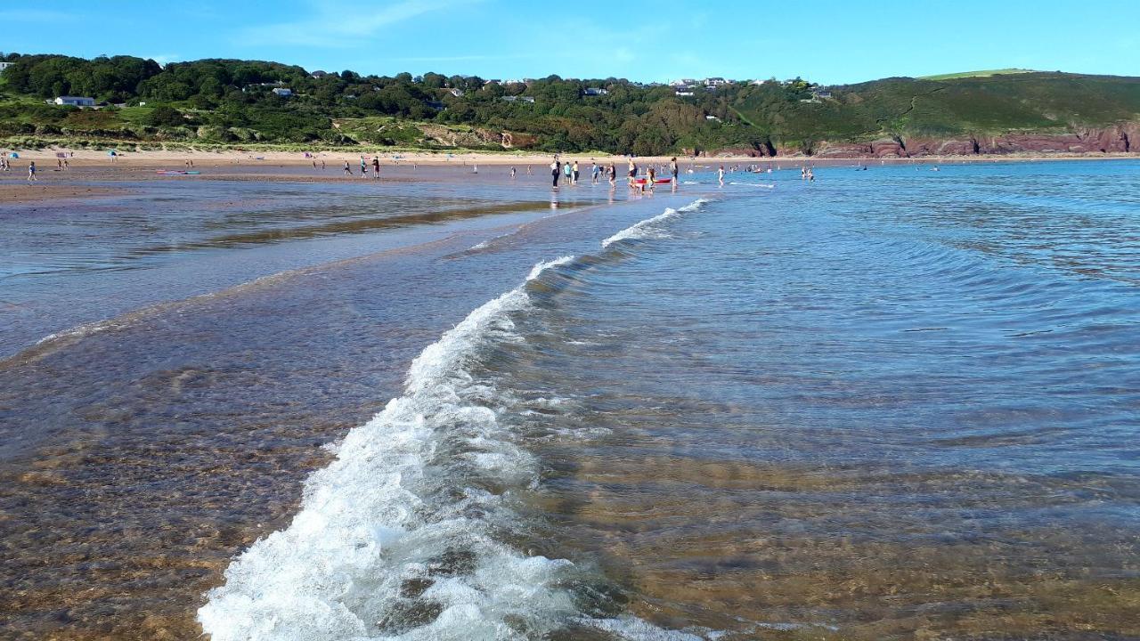 A Beach Holiday In Pembrokeshire Bagian luar foto