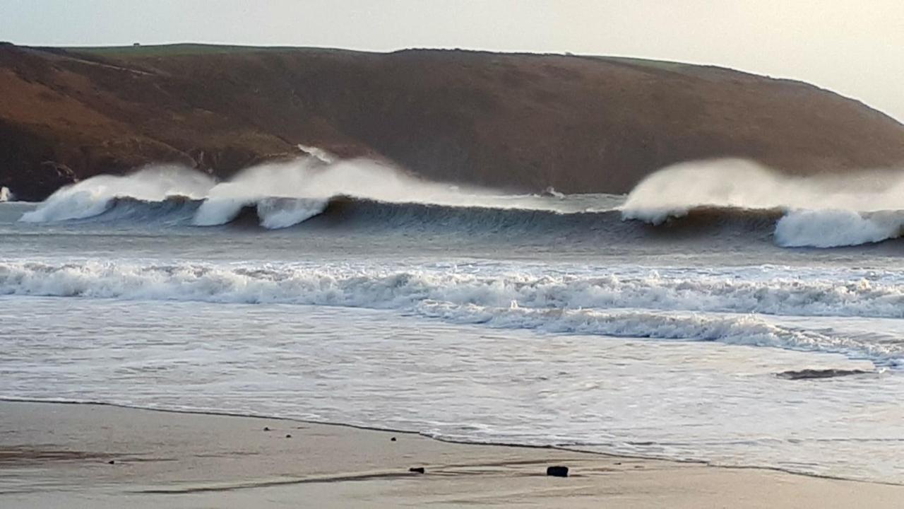A Beach Holiday In Pembrokeshire Bagian luar foto