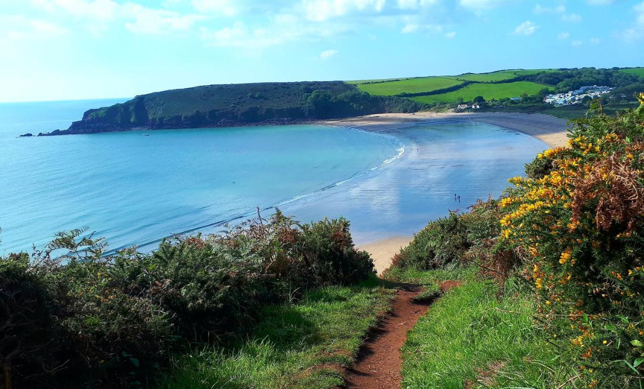 A Beach Holiday In Pembrokeshire Bagian luar foto